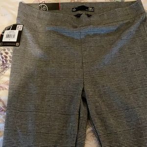 BBJ Los Angeles Plaid Legging